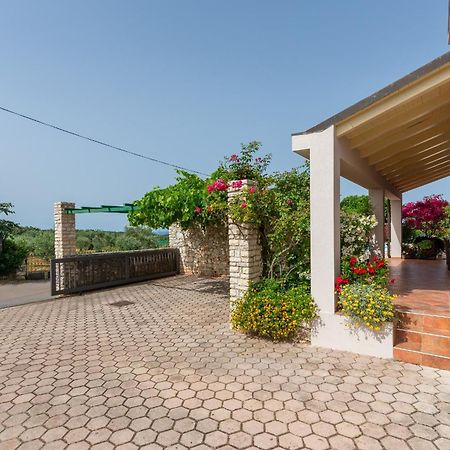 Villa Mare 로비니 외부 사진